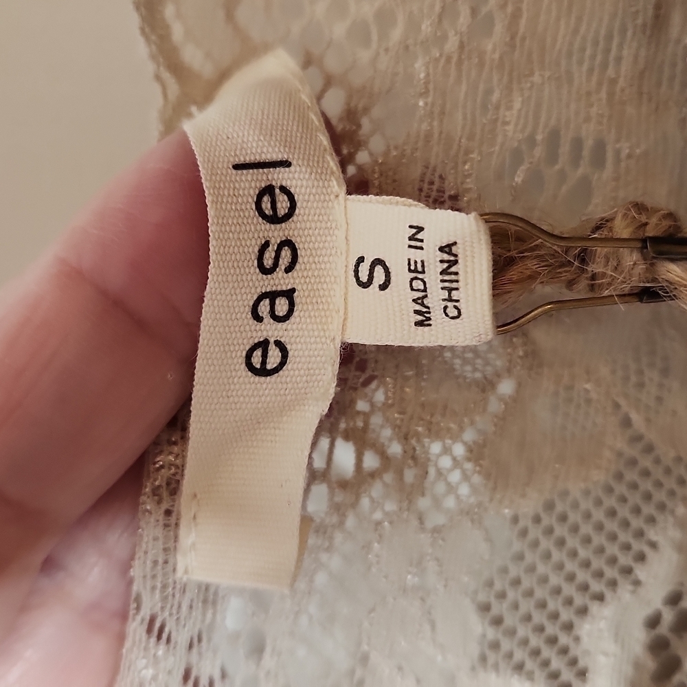Easel Los Angeles Taupe Lace Top - Size S NWOT - Picture 8 of 10